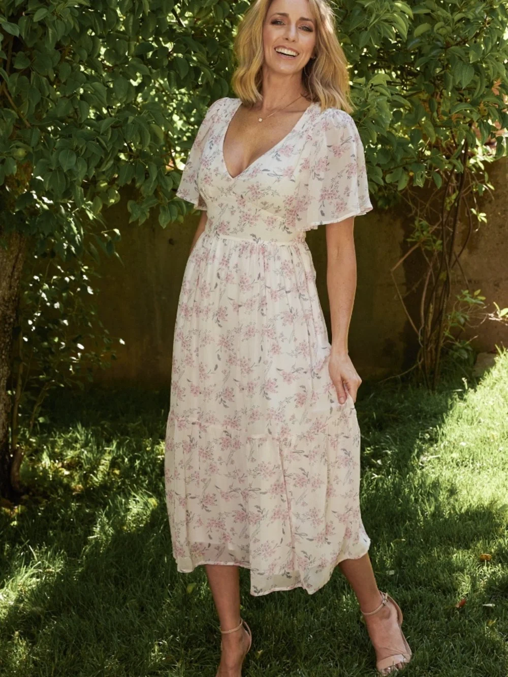 Baltic Born Iris Midi Dress | Blush Floral Size LL - Picture 2 of 5